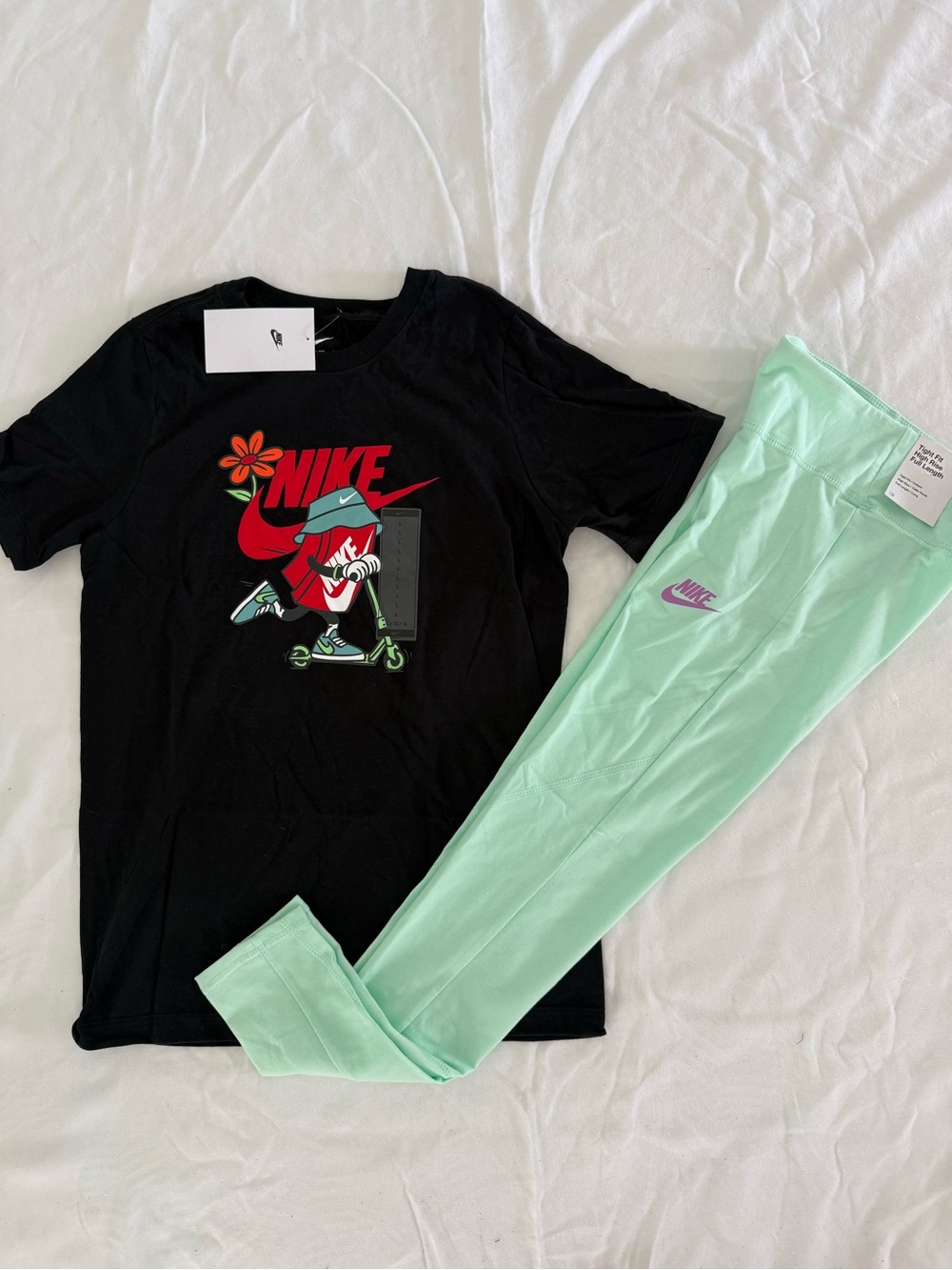 New girls Nike Sz L Black Tee with Mint Leggings and Pink Logo